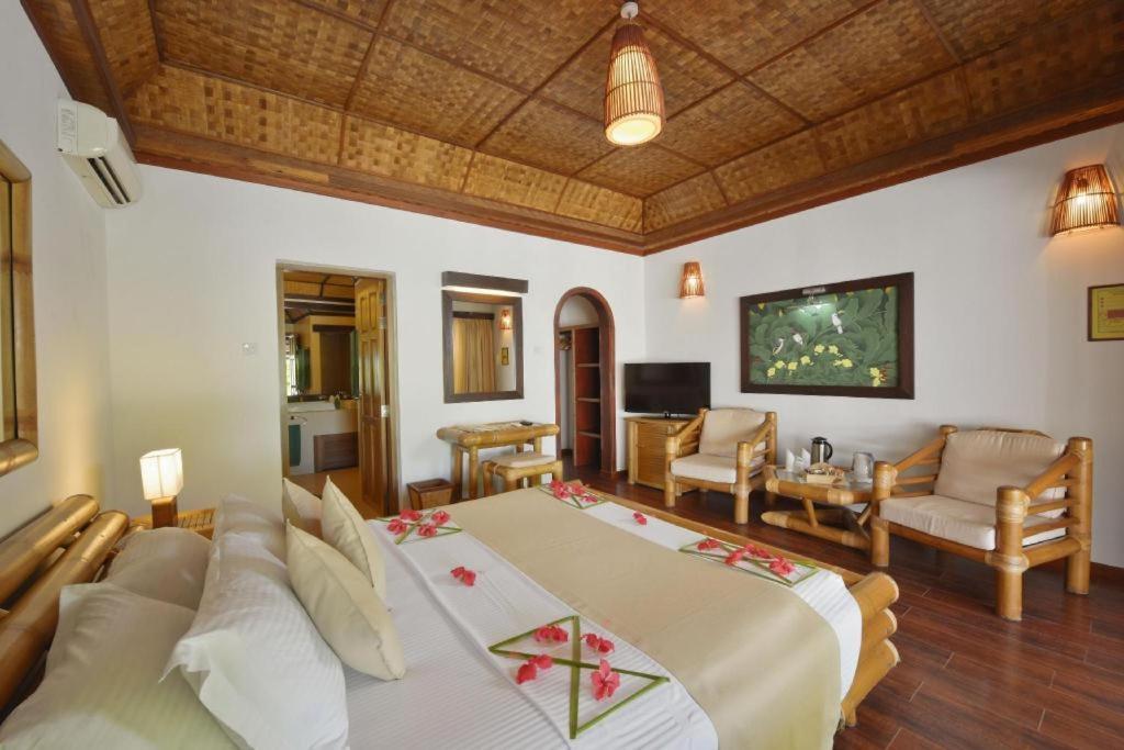 Angaga Island Resort And Spa Dış mekan fotoğraf