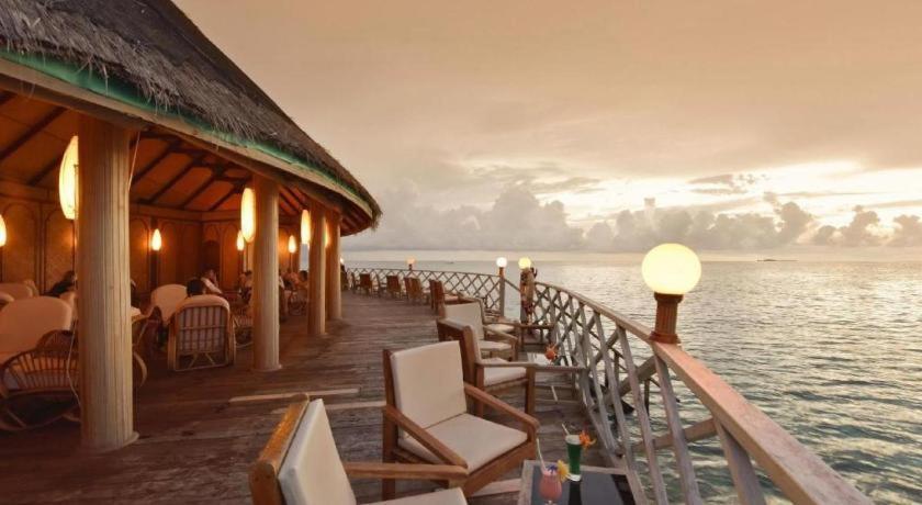 Angaga Island Resort And Spa Dış mekan fotoğraf