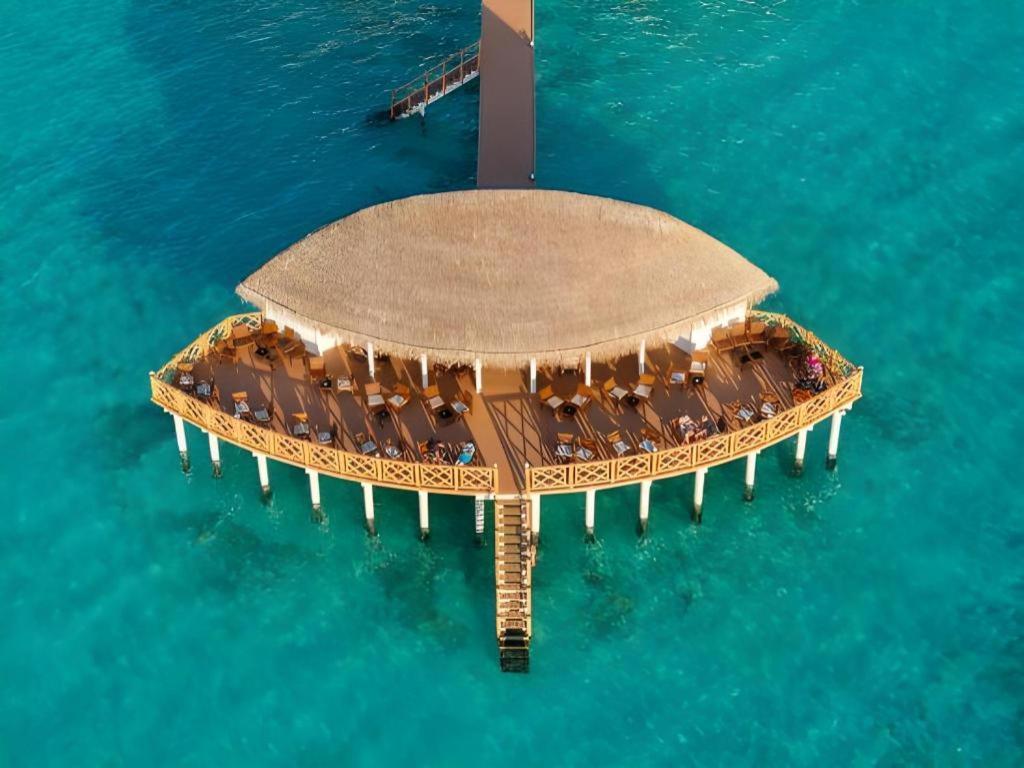 Angaga Island Resort And Spa Dış mekan fotoğraf