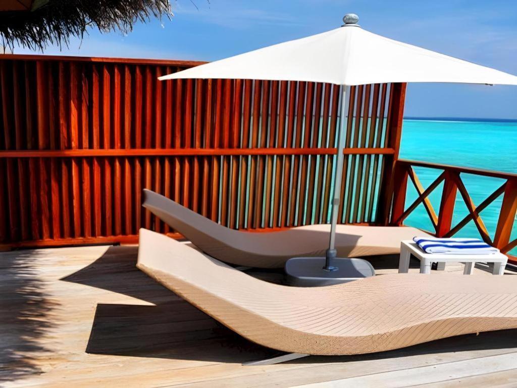 Angaga Island Resort And Spa Dış mekan fotoğraf